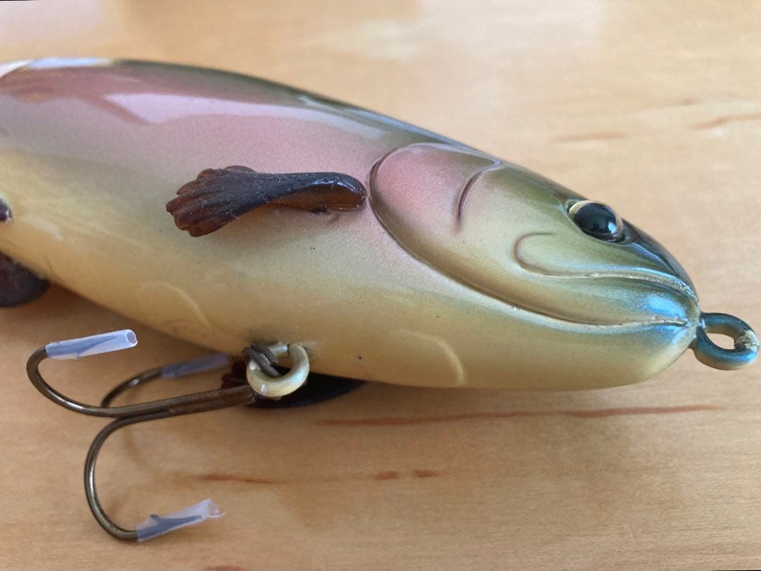 キャスティークトラウトリップレス　rare castaic trout