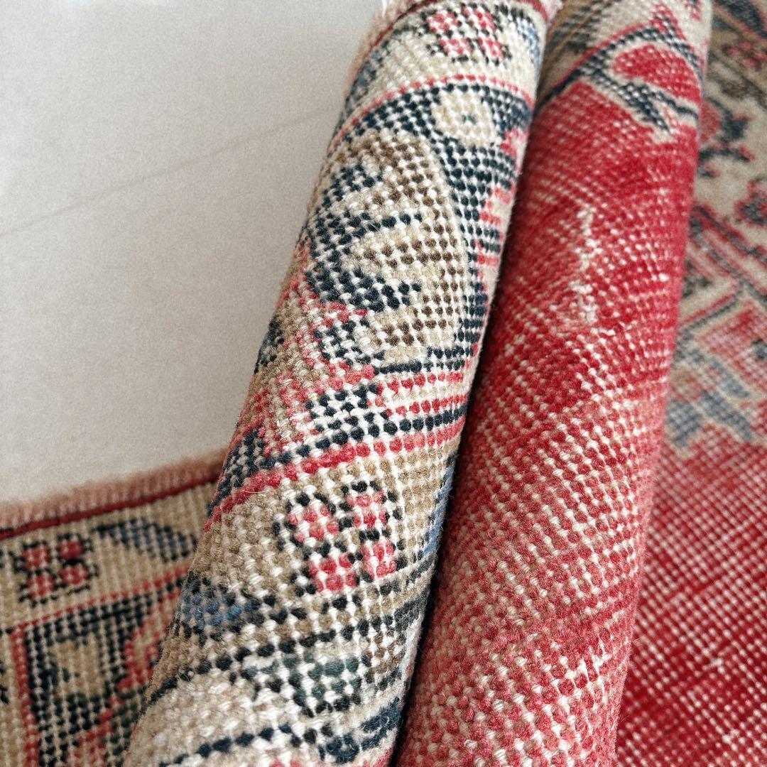 トルコ　ヴィンテージラグ　赤　ネイビー　メダリオン