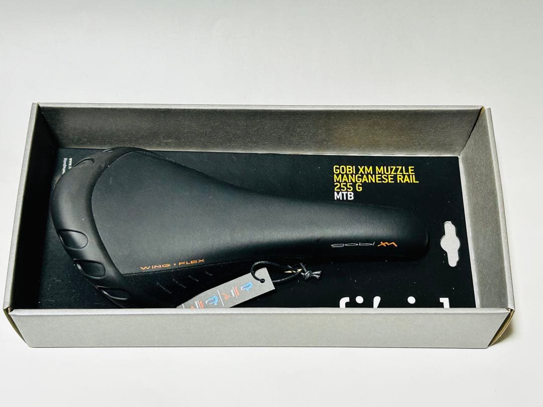 fi’zi:k 新品未使用品サドル