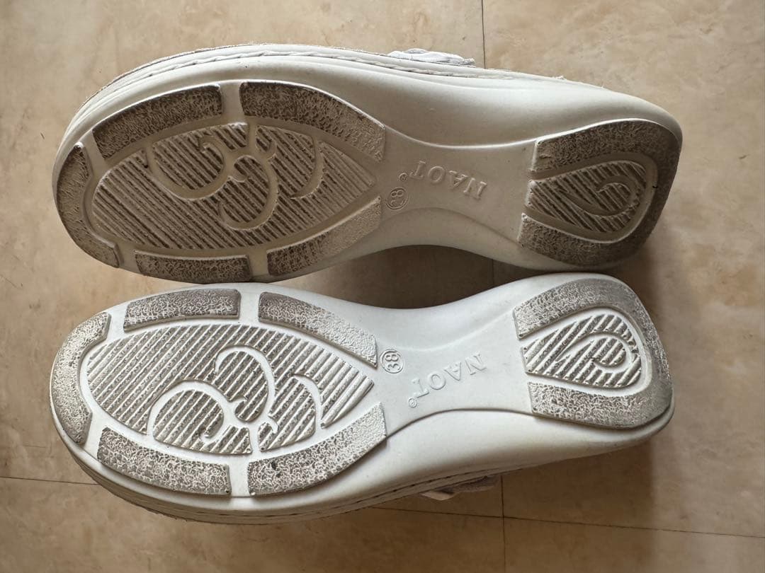 まりも　NAOT IRIS White 38 サボ　アイリス