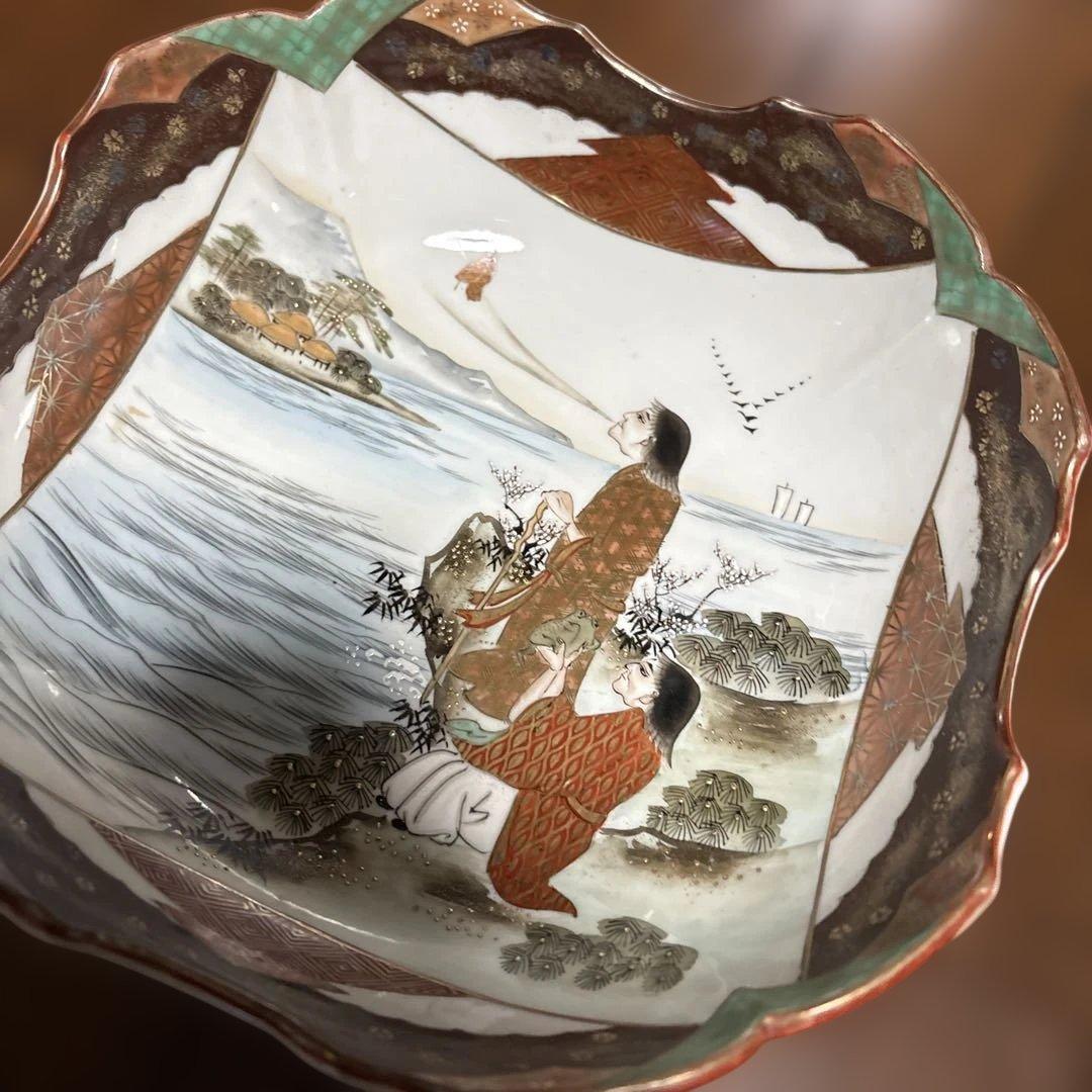 期間限定最終処分特価　逸品　九谷製変形型三つ鉢素敵な絵柄傷無し素晴らしい美術品