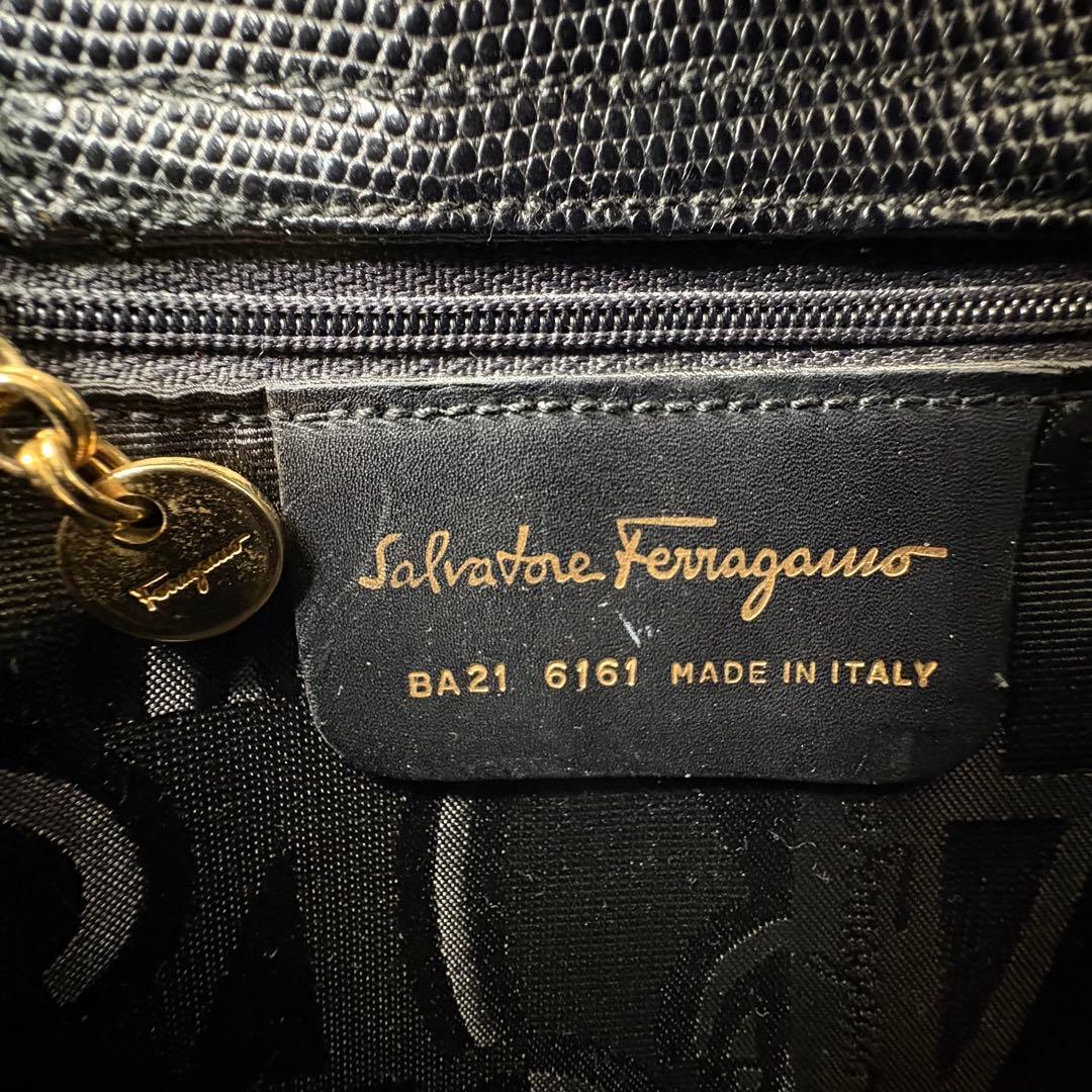 【美品】Ferragamo　フェラガモ　ヴァラリボン　ハンドバッグ　リザード