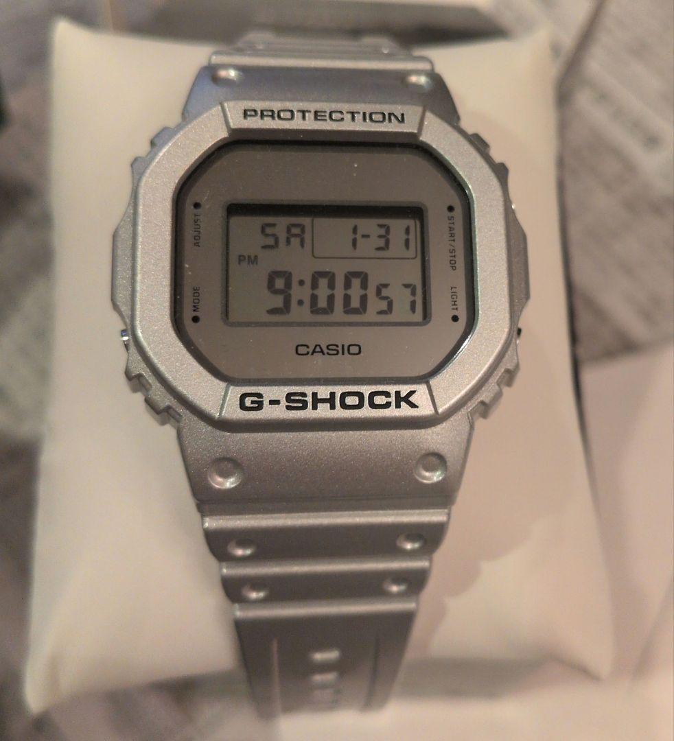 3個　①G-SHOCK DW-5600FF シルバーの出品 中箱、外箱、保証書
