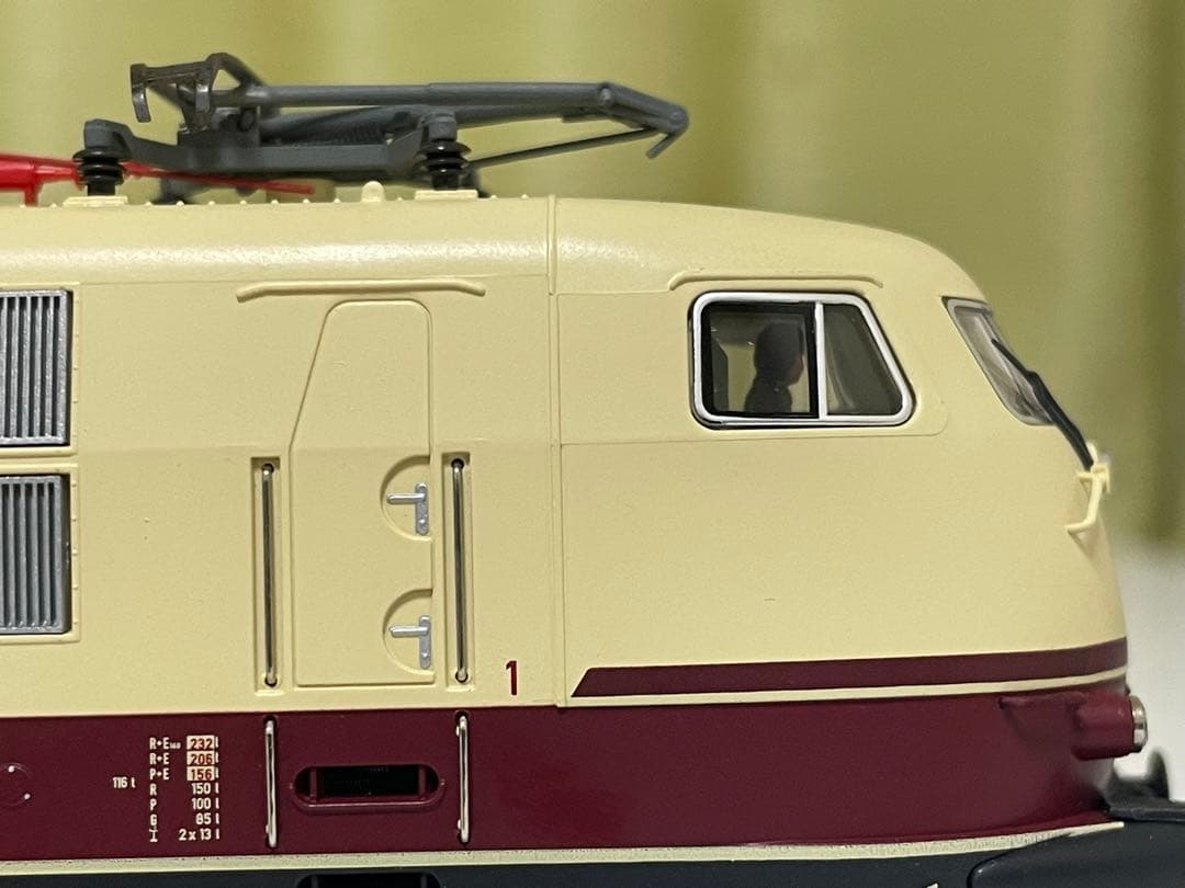 DB103電気機関車（DCCサウンド）＋TEEラインゴルト風客車7両セット