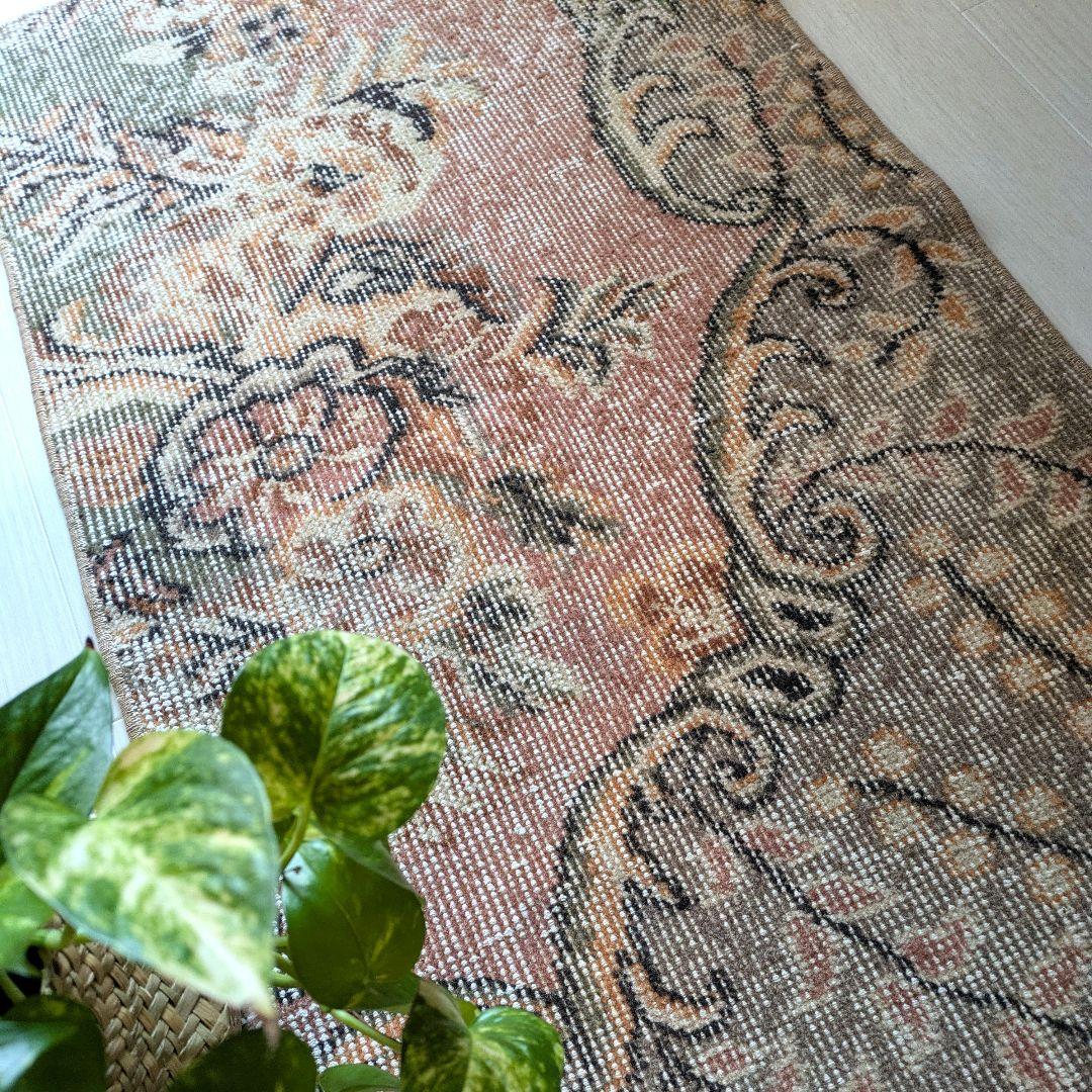 50×91 くすみサーモンピンク×くすみチャコールグレー　トルコヴィンテージラグ