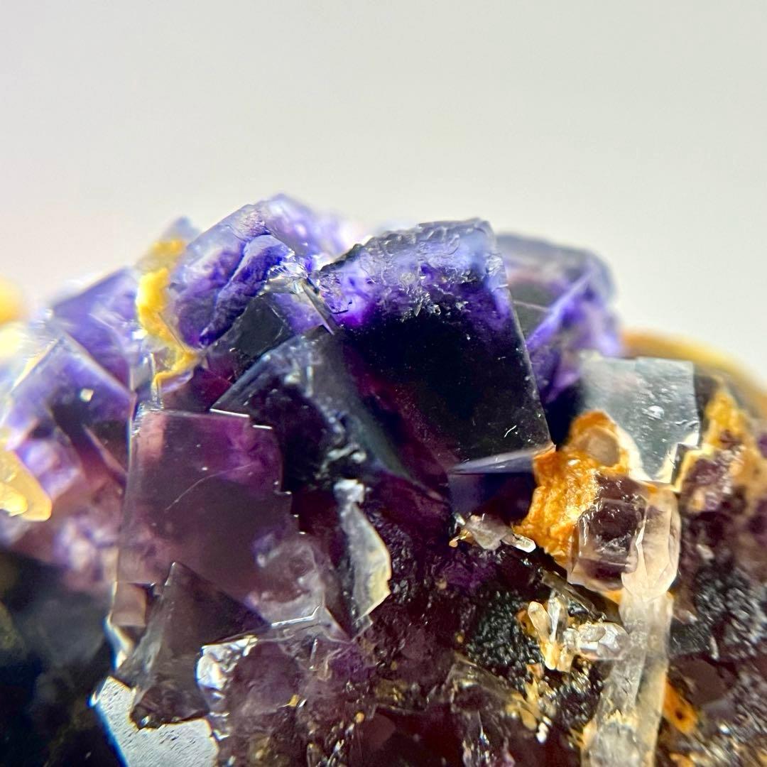 蛍光 キュービック ゾーニング フローライト カルサイト 共存 原石 鉱物