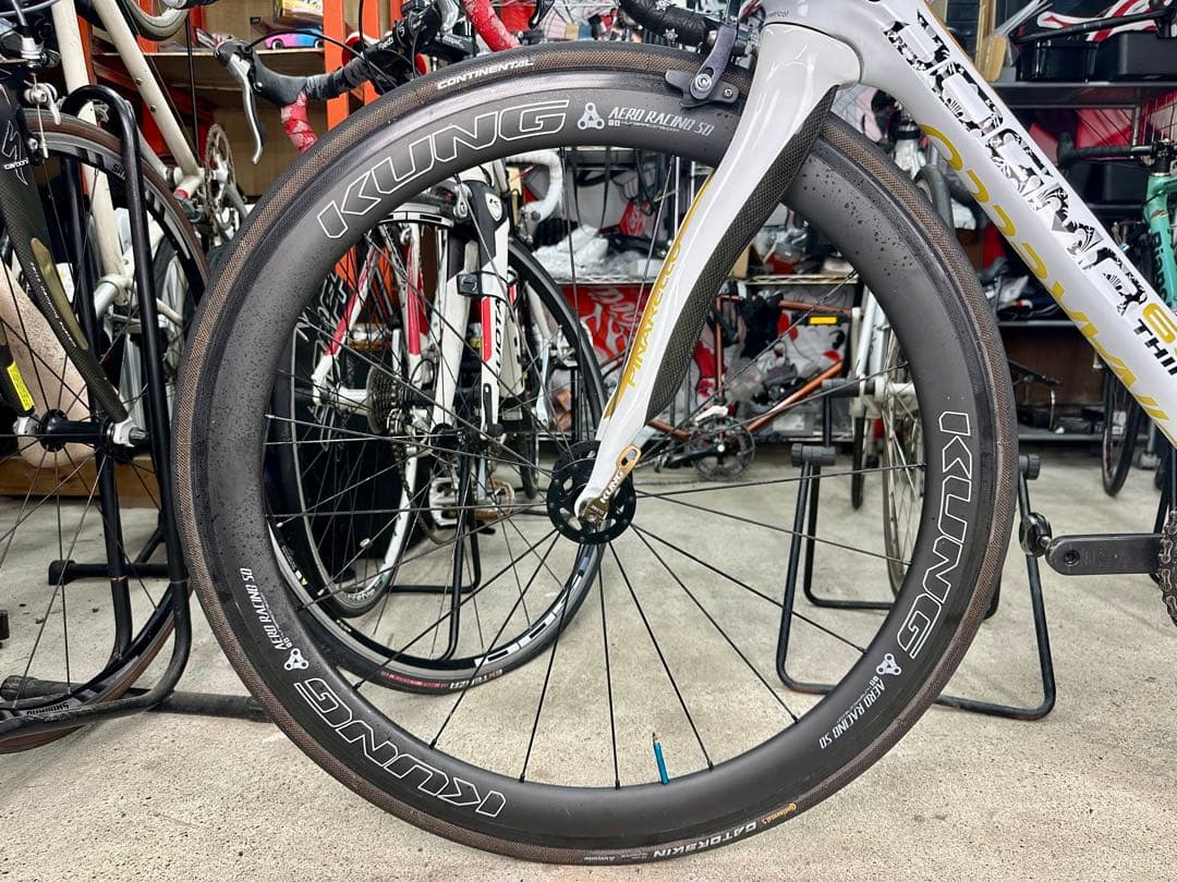 分解発送送料無料！DOGMA 65.1タイプ中華カーボン カーボンホイール