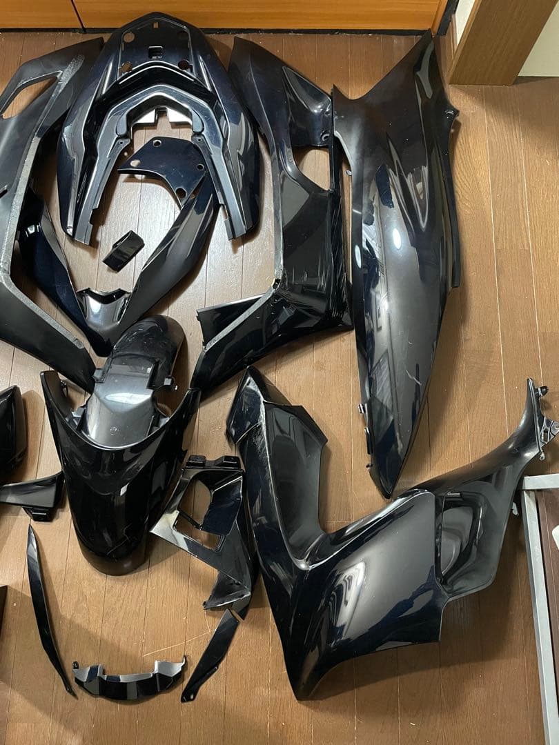 PCX125 JF81 外装 カウル パーツ 純正 ブラック
