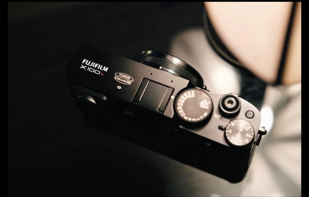 fujifilm X100V(ケース付)！