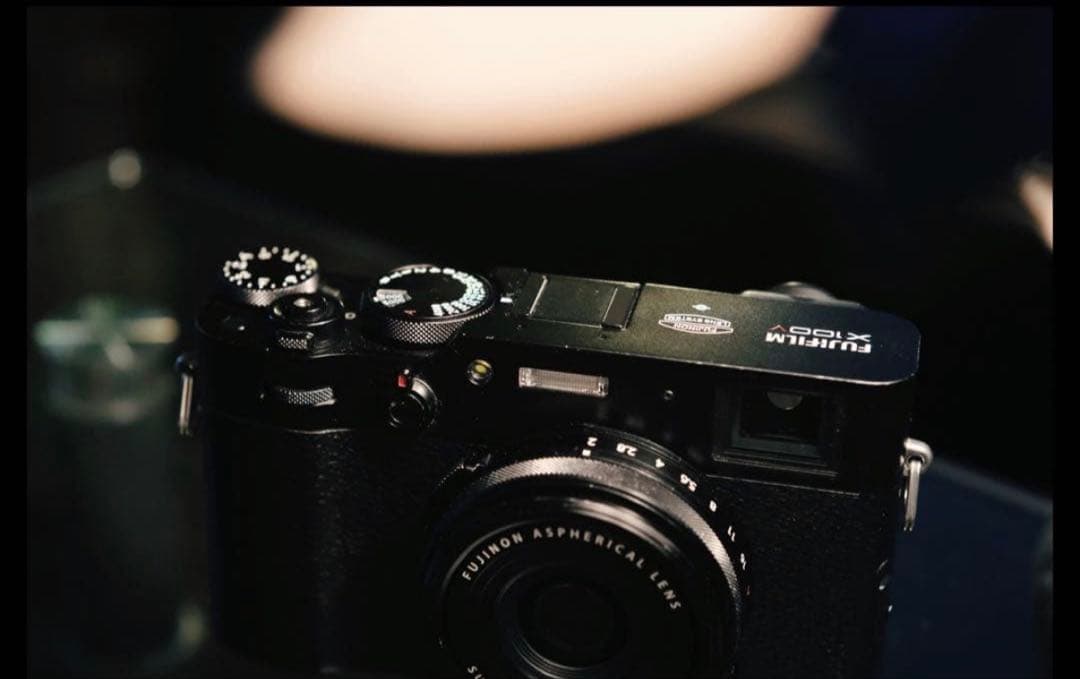 fujifilm X100V(ケース付)！