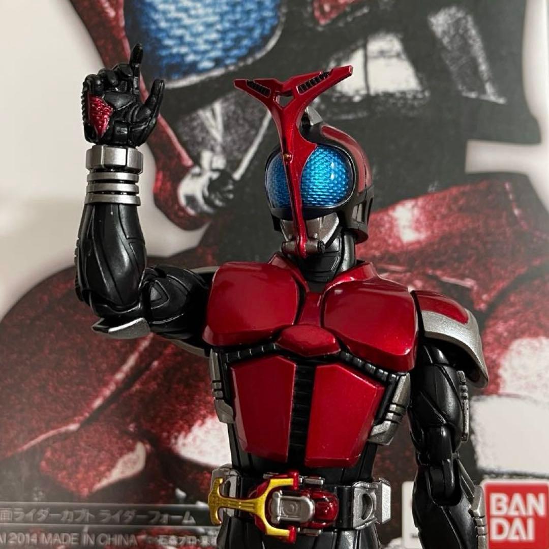 S.H.Figuarts（真骨彫製法） 仮面ライダーカブト ライダーフォーム