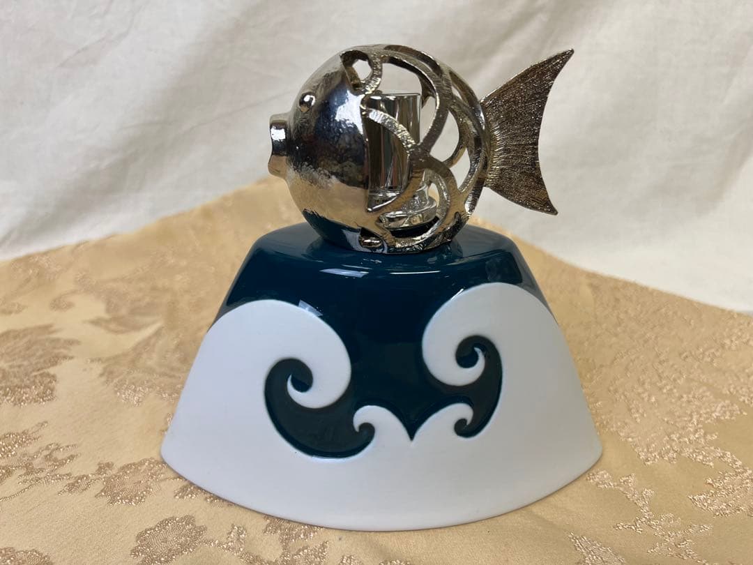 ランプベルジェアロマランプ 銀色の魚