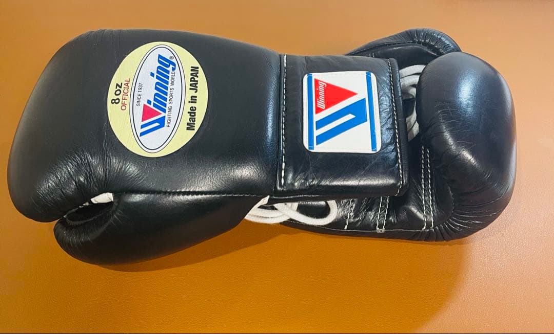 女子高生 Winning ウイニング8オンス 黒 試合用 ボクシング グローブ