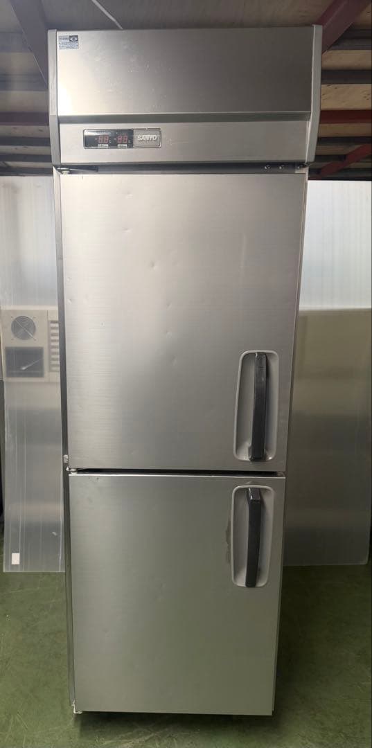 2010年 SANYO縦型冷凍冷蔵庫 620x800x1940