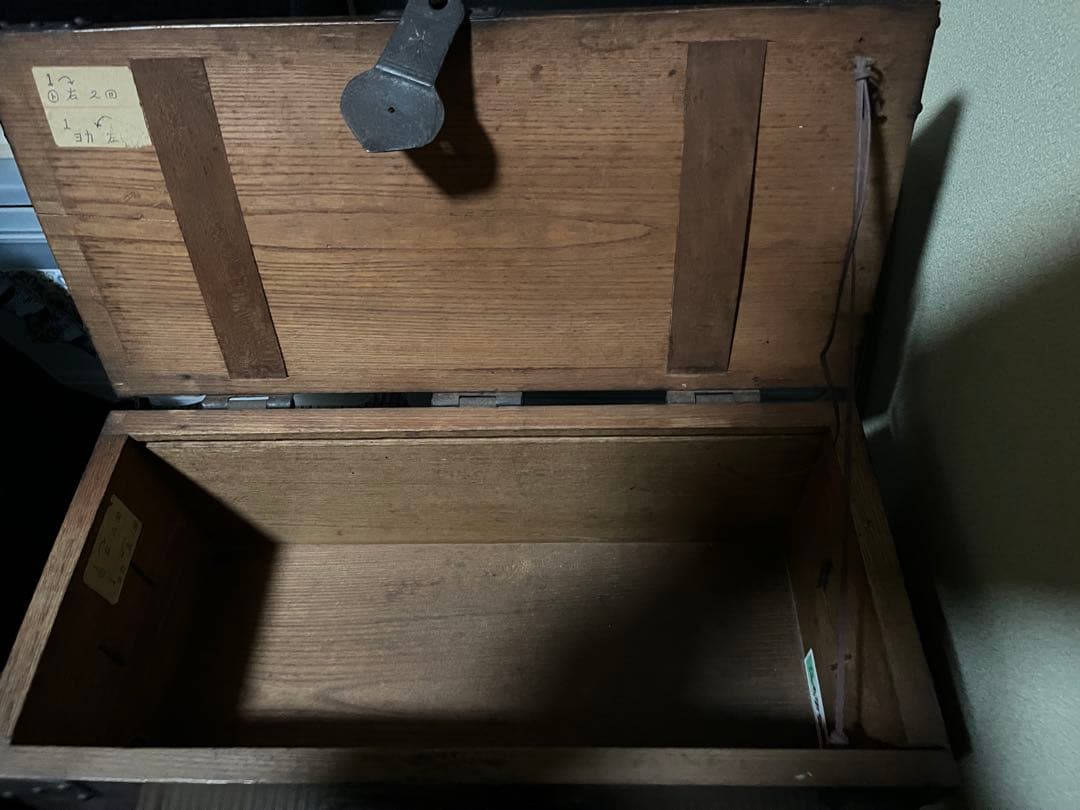 木製収納箱 伝統的な和風デザイン