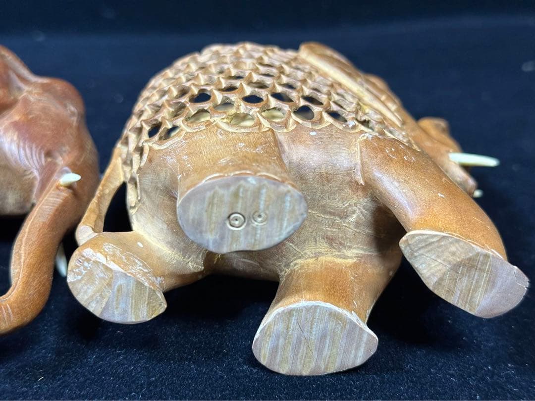 木彫り　白檀　インド　象そう　彫刻 置物　細密細工　骨董　アンティーク