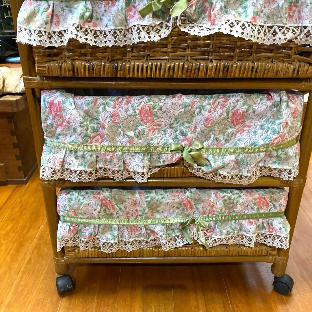可愛いラタンチェスト5段籐家具レトロビンテージキャビネット収納キャスター付タンス