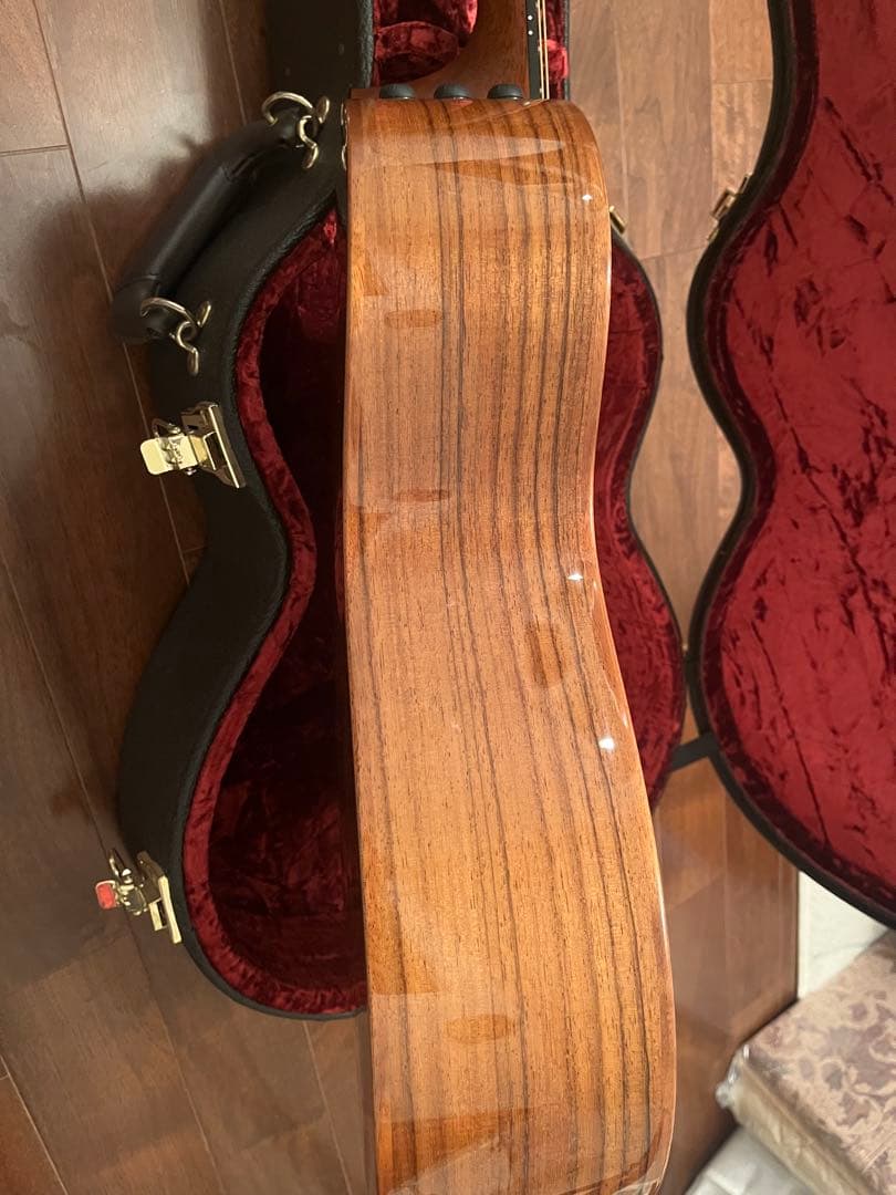 【美品】Taylor 712ce V-Class おまけ付き