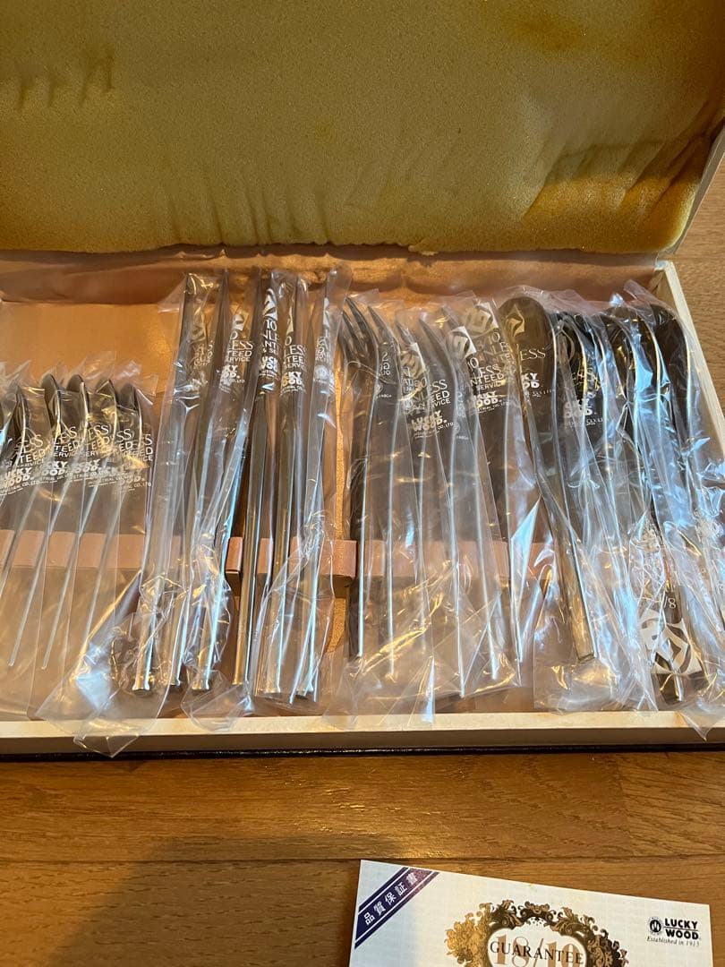 ラッキーウッド　カトラリーセット18-10ディナーセット20PC(5客用)