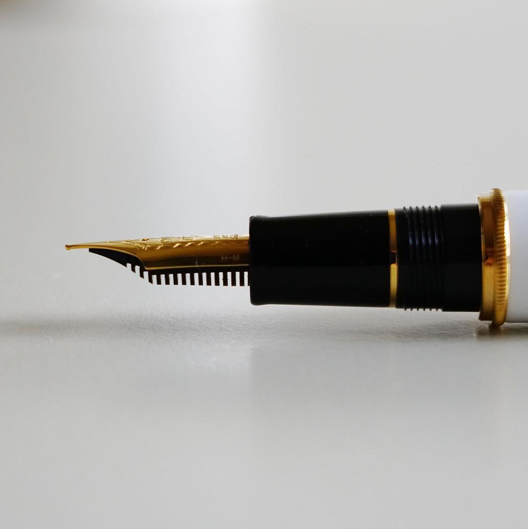 【セーラー ／ SAILOR】有田焼万年筆　青華春蘭　万年筆　香蘭社