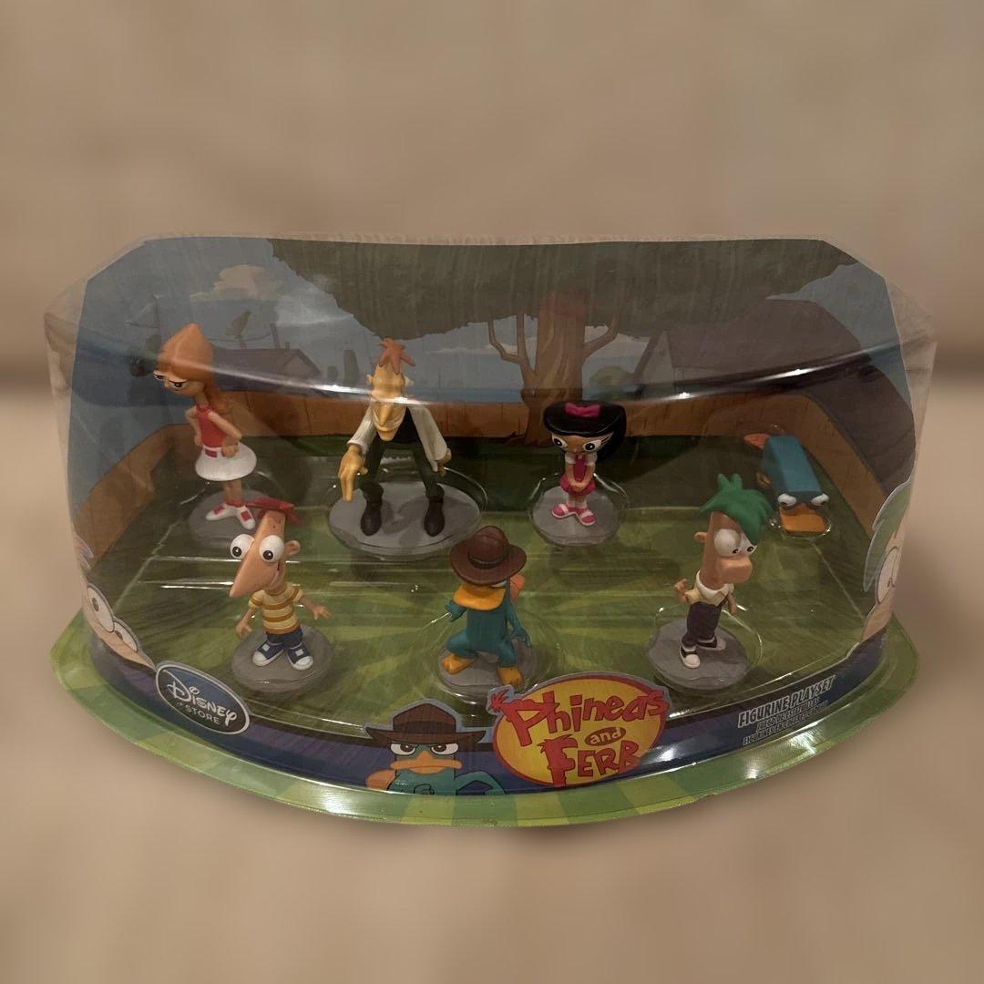 未開封　ディズニーストア　フィニアスとファーブ　フィギュアプレイセット