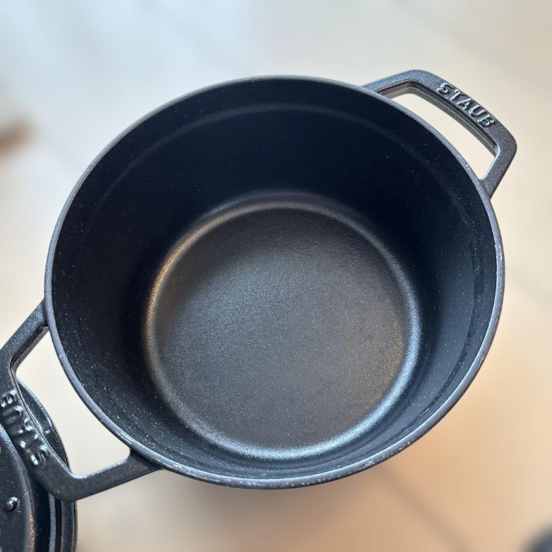 Staub ストウブピコ・ココットラウンド(22cm) シャイニーブラック