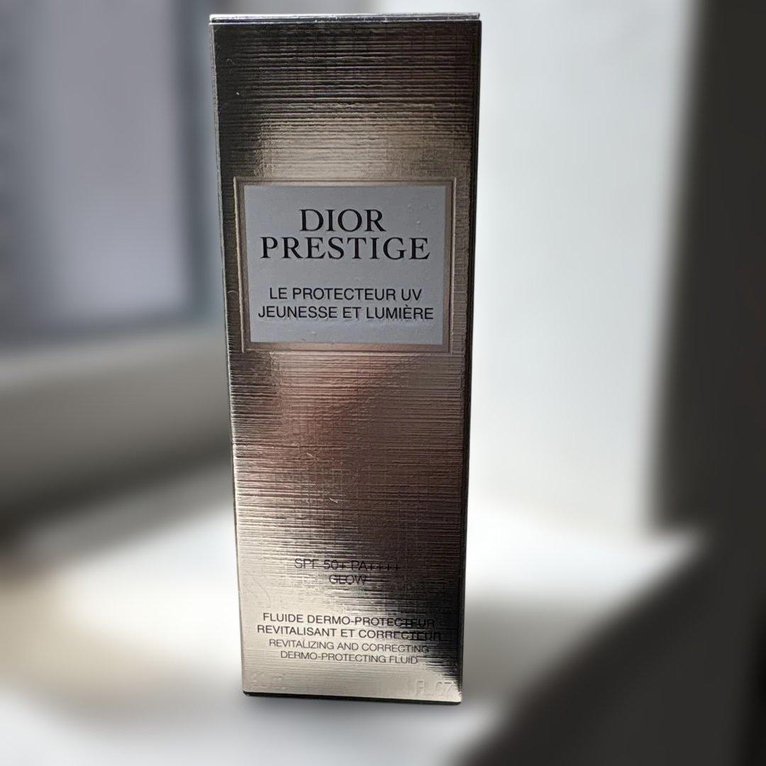 新品未開封Dior プレステージホワイトルプロテクターUVルミエールシアーグロウ