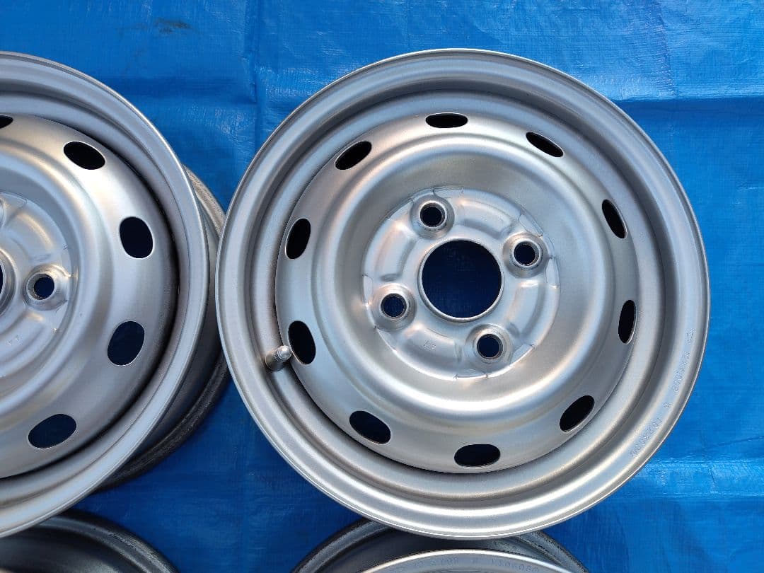 Ⓑ145R12・LT【1/2】軽トラ用スタッドレス・鉄ホイール付、２本分割