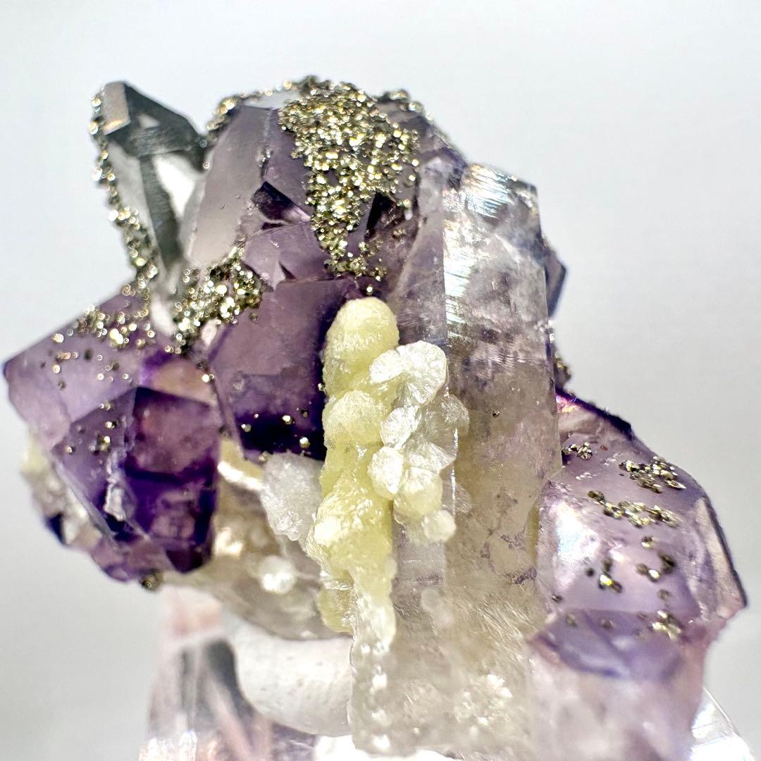 576 中国 内モンゴル産 フローライト&パイライト&クォーツ