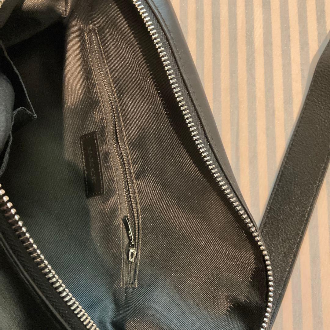 BEARDSLEY 牛皮ボディバッグ