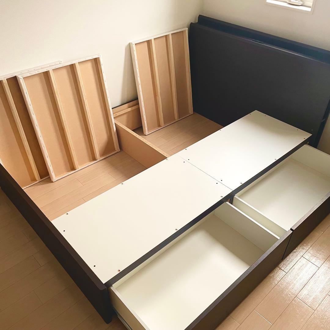 ダブルベッドフレーム　　収納・引き出し付き【バティストゥータ】