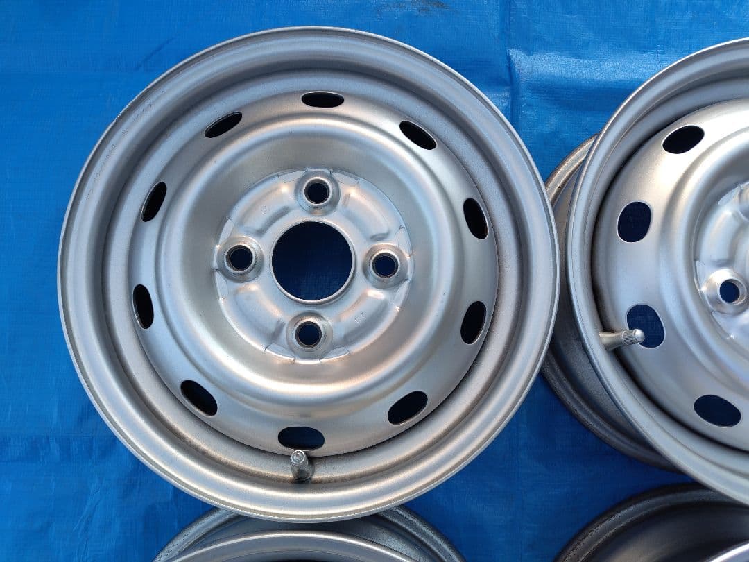 Ⓑ145R12・LT【2/2】軽トラ用スタッドレス・鉄ホイール付、２本分割