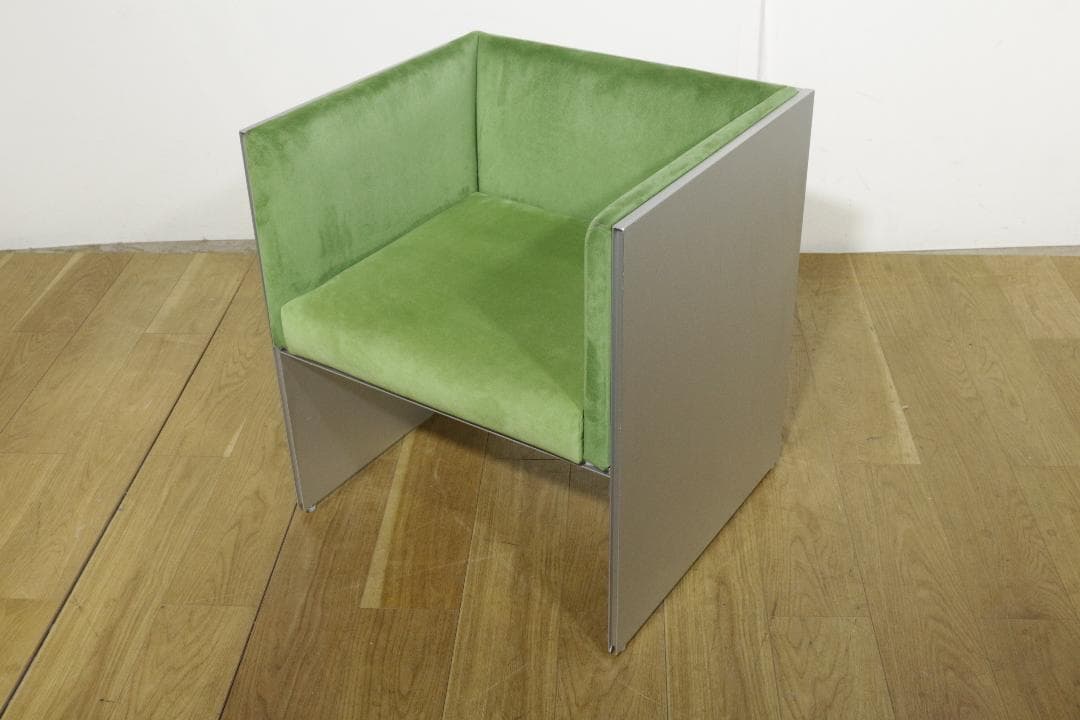 y*u様 Cassinaカッシーナ★スリムソファ★1人掛け★エアーフレーム★２４