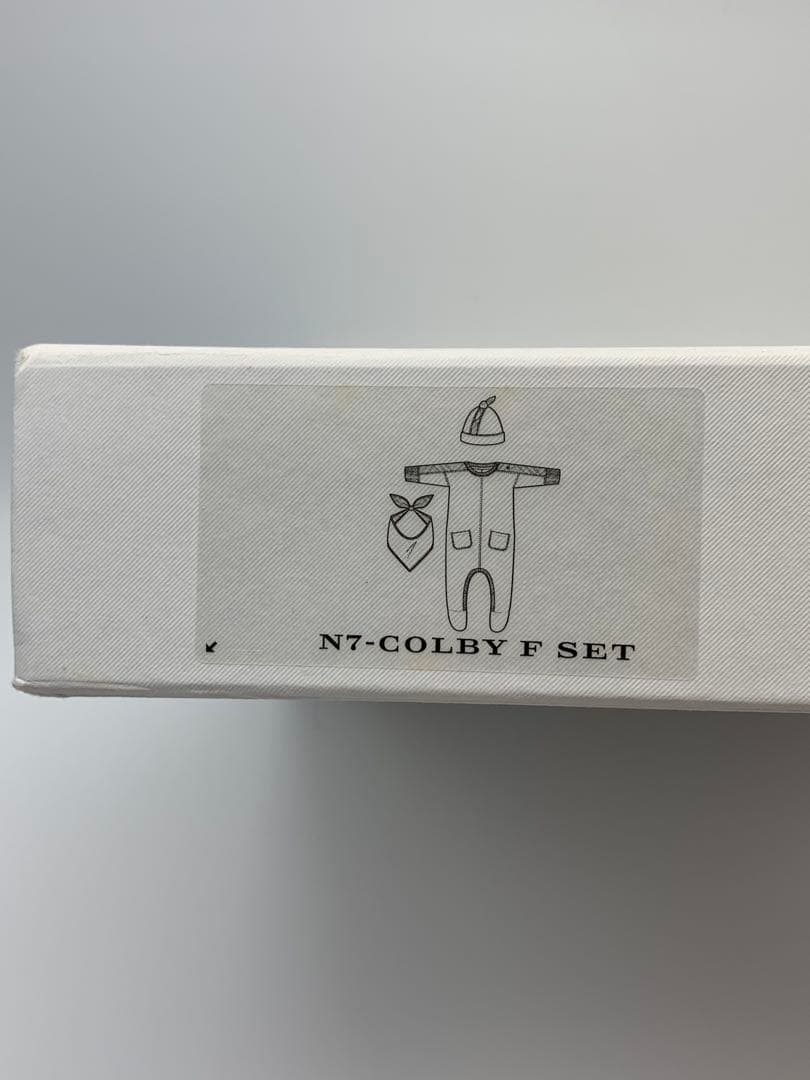 【新品】BURBERRY ベビー服 3点セット　xxs ロンパース　スタイ　帽子