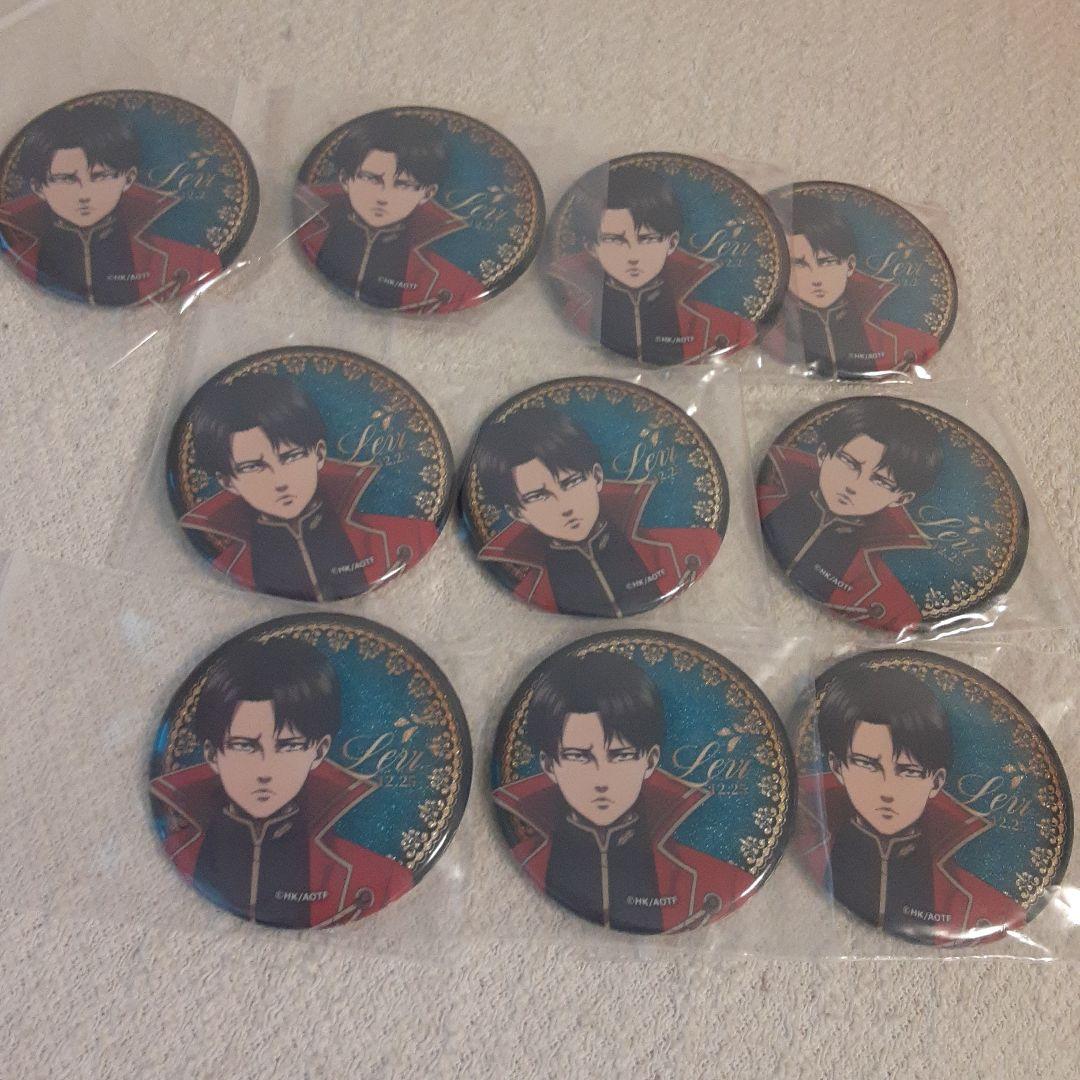 カラオケの鉄人コラボ　リヴァイ　グリッター缶バッジ