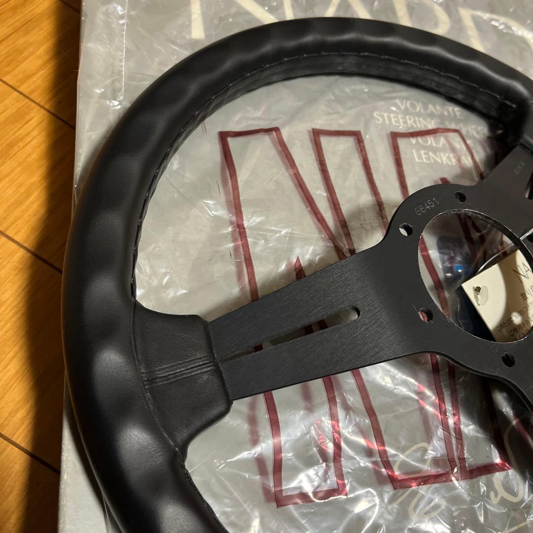 劇レア　新品　ナルディ　クラッシク　３３０ｍｍ　ＮＡＲＤＩ　ＣＬＡＳＳＩＣ 織戸