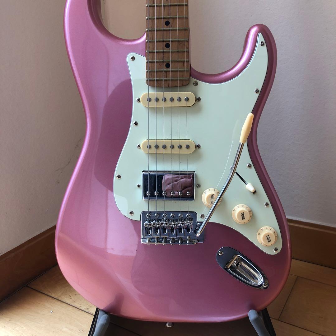 美品　Bacchus BST-2RSM HSS メタリックピンク　ストラト