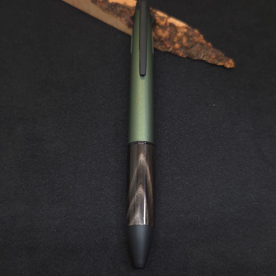 No.152ジェットストリームダークグリーン4&1カスタム水牛の角芯持ち仕様