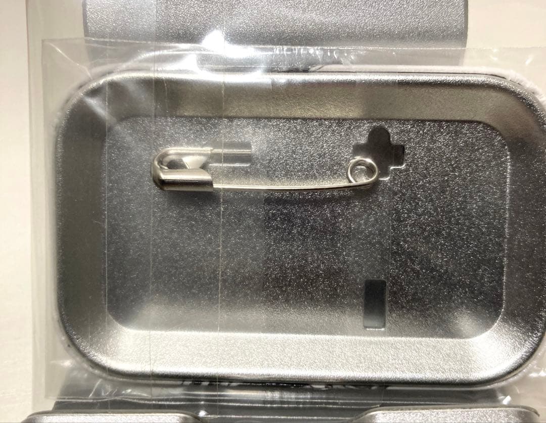 ジャンプ50周年 スクエア缶バッジ リボーン　雲雀 恭弥