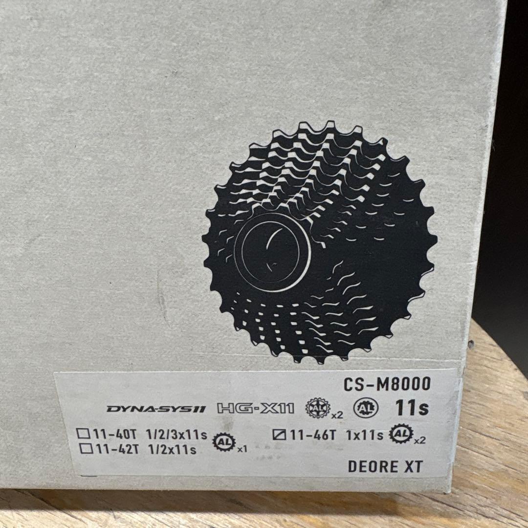 シマノ　CS-M8000 11-46T 11S DEORE XT