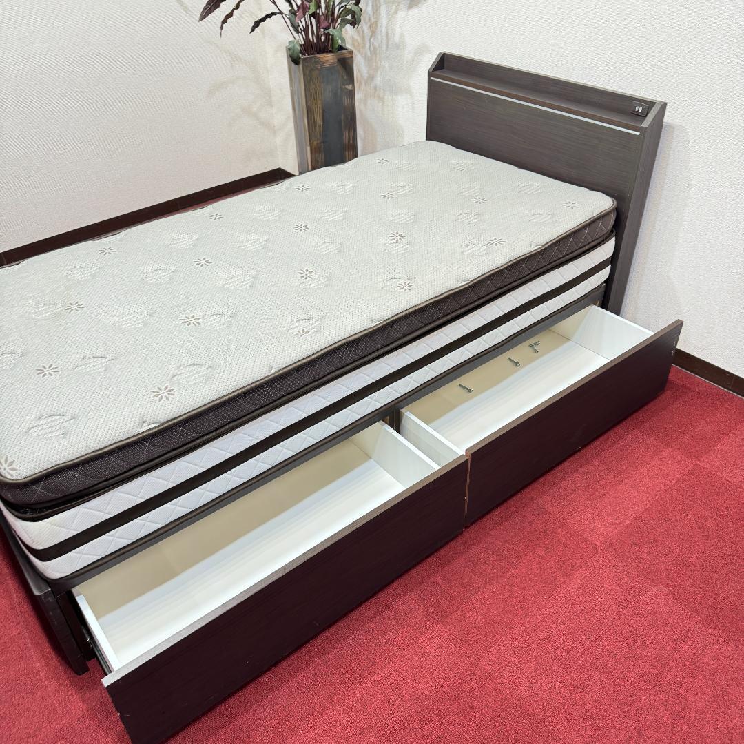 地域限定送料無料　『美品』シングルサイズベッド/マットレス　引き出し/電源有り