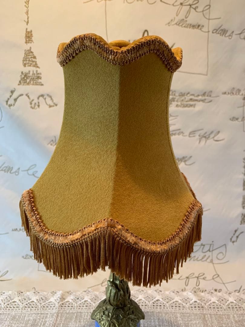 フランス製　アンティークのセーブル焼の電気スタンド！シェードも綺麗で素敵です！