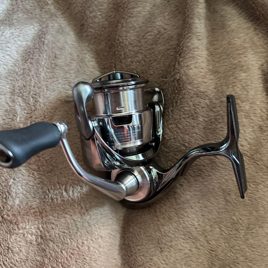 EXIST LT2500S スピニングリール