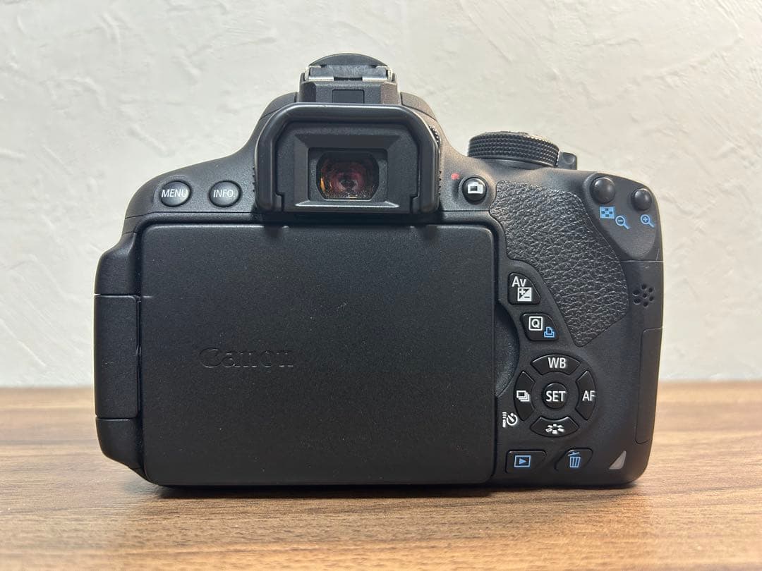 Canon EOS Kiss X7i 本体 バッテリー付き