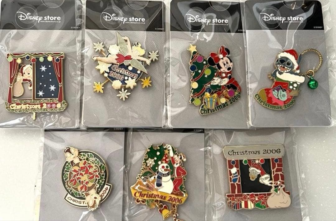 ディズニーストア クリスマス限定 2006 ピンバッジ 7個セット