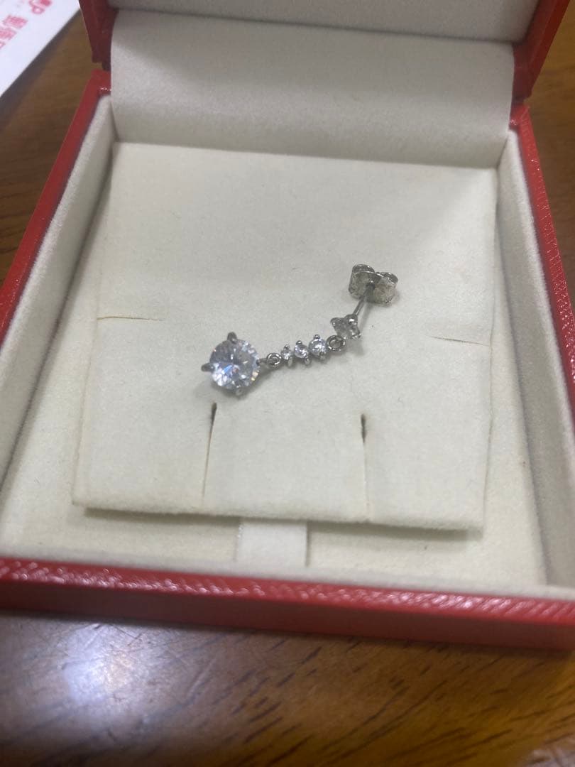 ダイヤモンド　0.5ct 片耳ピアス