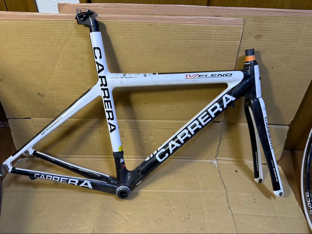 CARRERA VELENO ロードバイク　カーボンフレーム