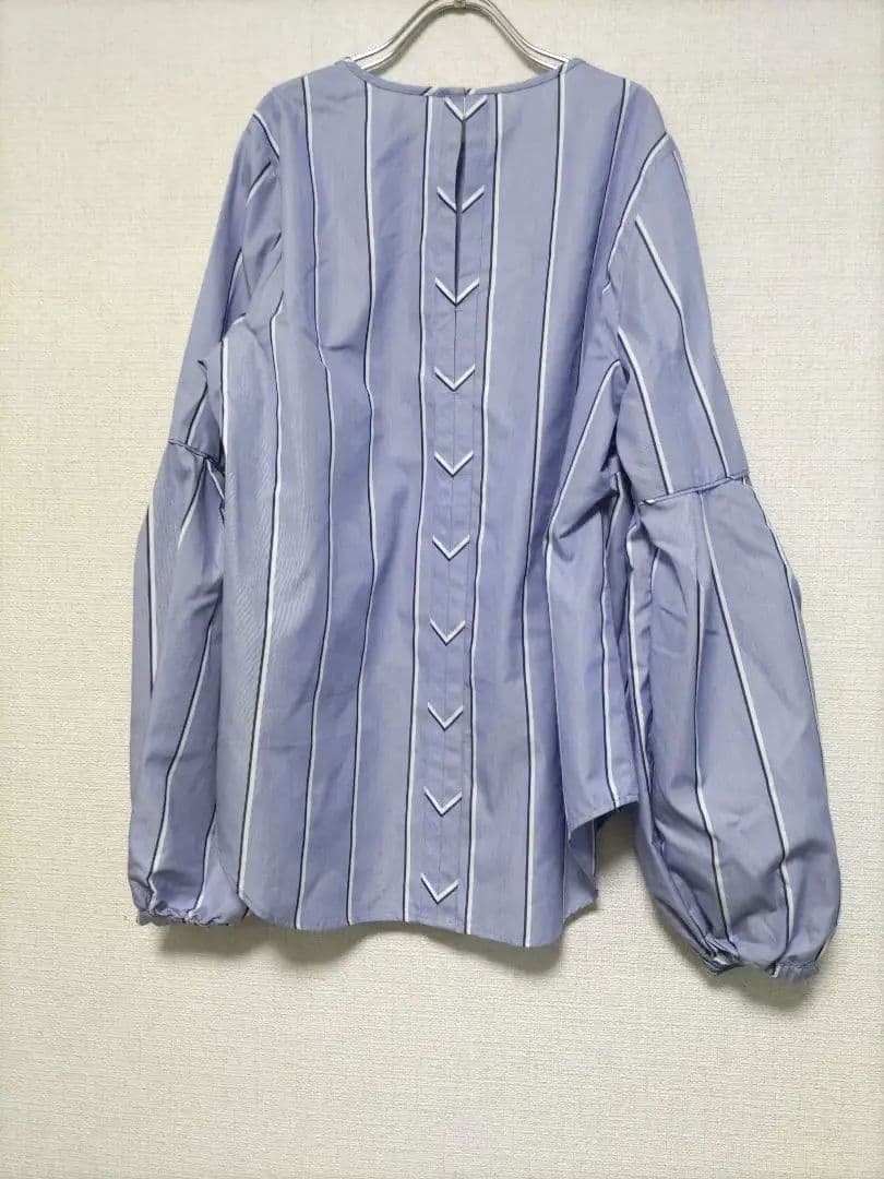 avec deuxclefs アヴェクデュクレ美品バルーンスリーブ　ブラウス