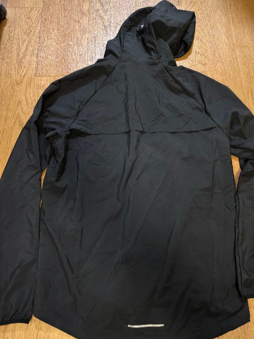 【未使用品】ナイキ　エッセンシャルジャケット