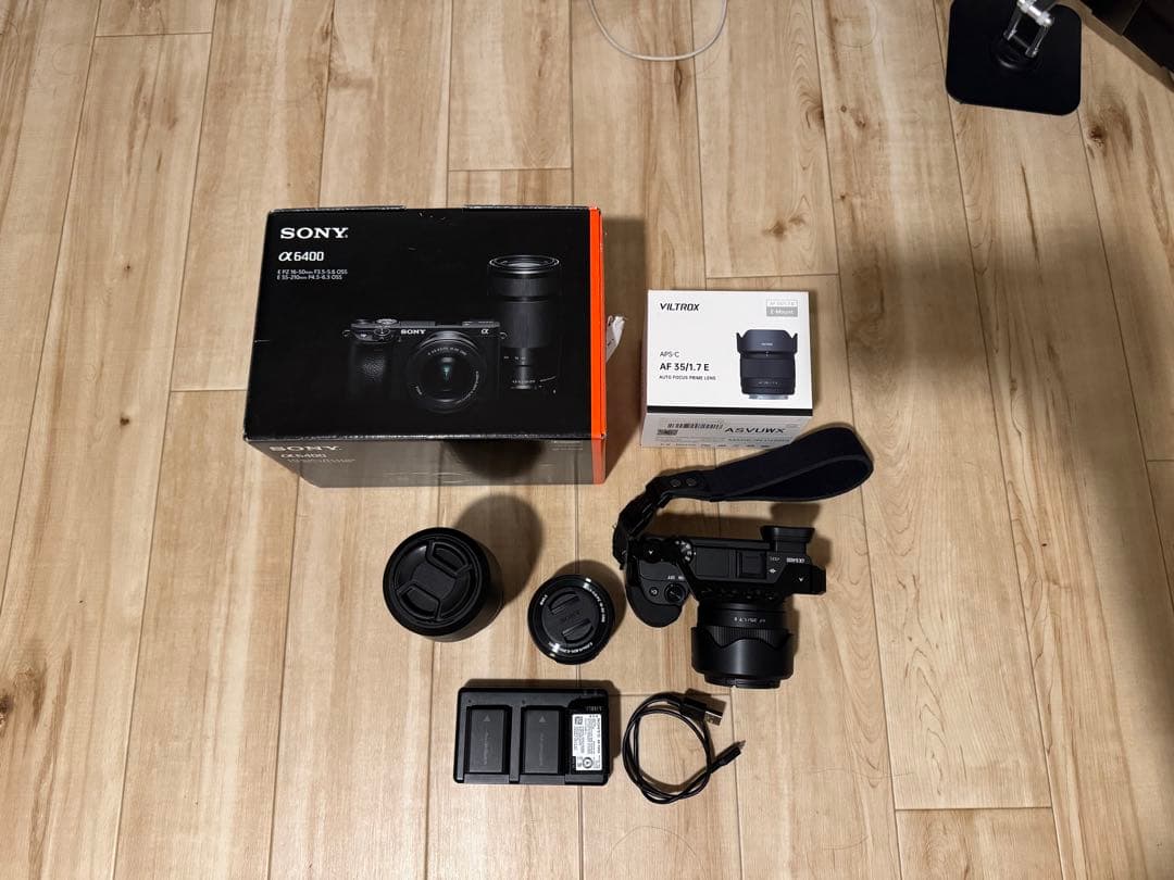 価格を値下げしました。 SONY α6400 ミラーレスカメラ レンズ3本付き